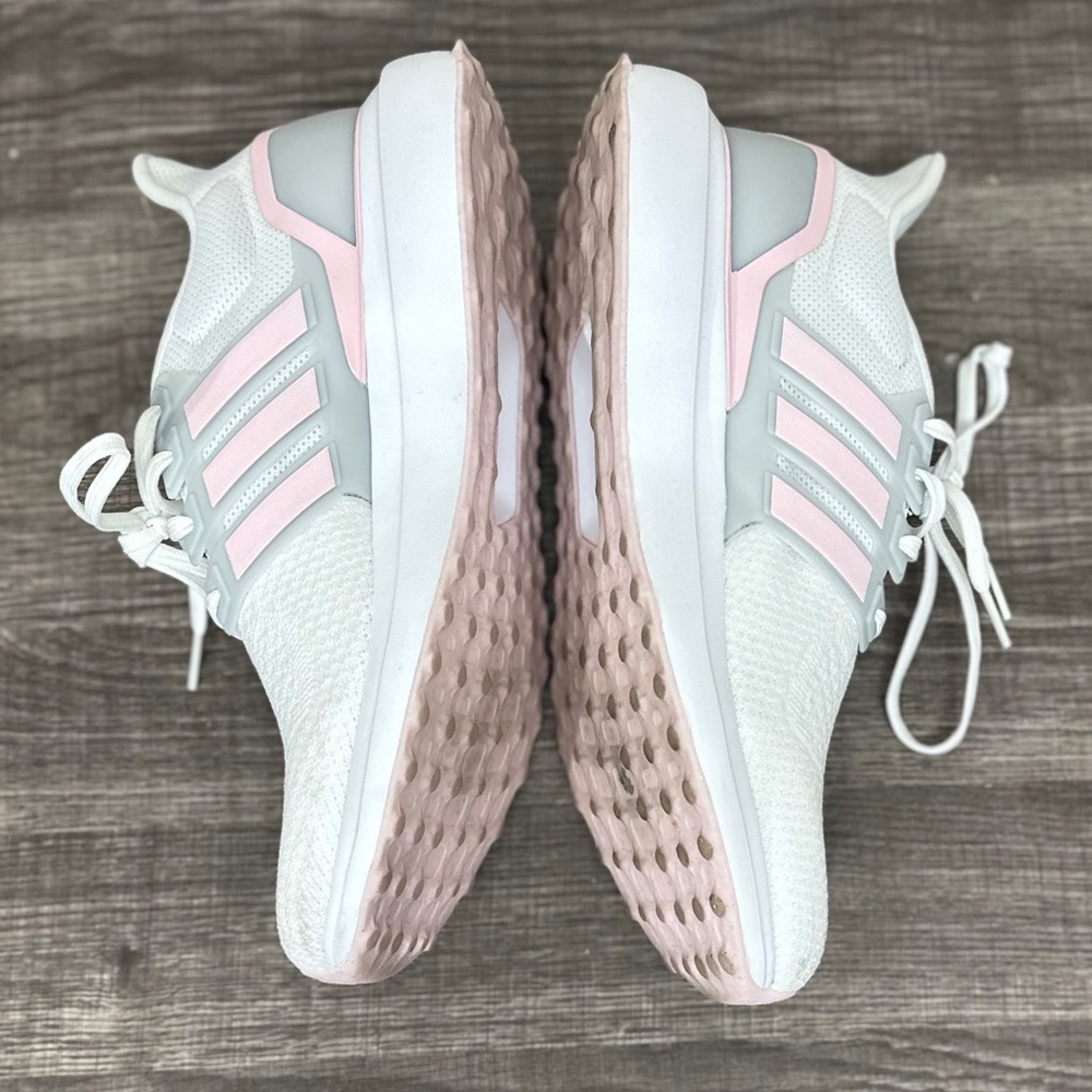 Adidas  UBounce DNA Sneakers in Cloud White/Clear Pink/Silver Metallic [S7170] - Picture 5 of 12